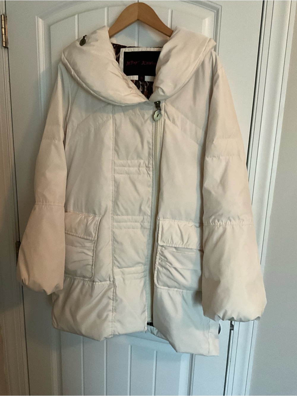 Betsy Johnson light Cream Puffer Jacket with Hood